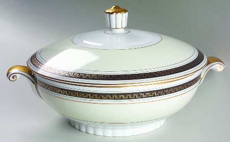 Black Stone Round Covered Vegetable