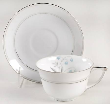 Esther Flat Cup & Saucer Set