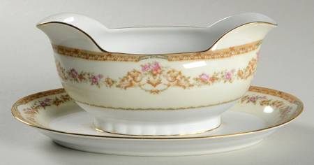 NAR24 Gravy Boat with Attached Underplate