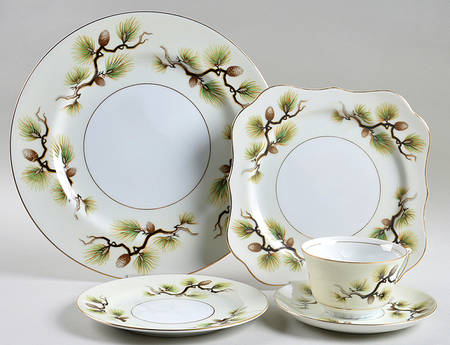 Shasta Pine Cream 40 Piece Estate Set