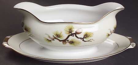 Shasta Pine Cream Gravy Boat with Attached Underplate