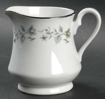 Bluefield Creamer