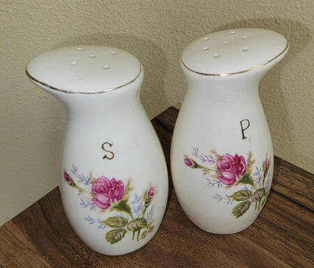 Moss Rose Salt & Pepper Set