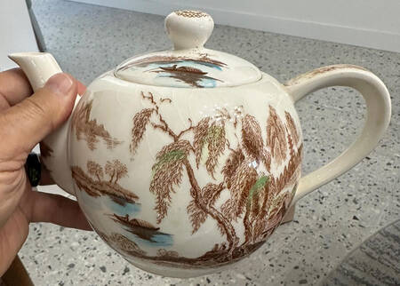 Sayonara (Japan) Musical Teapot & Lid