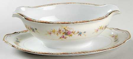 Corinthia Gravy Boat with Attached Underplate