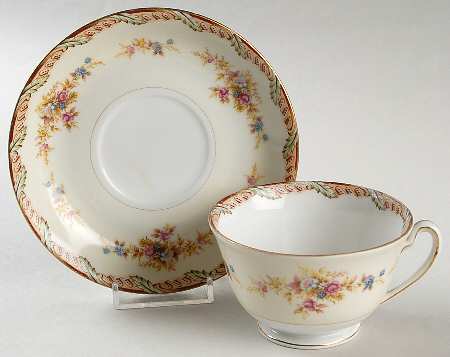Corinthia Footed Cup & Saucer Set