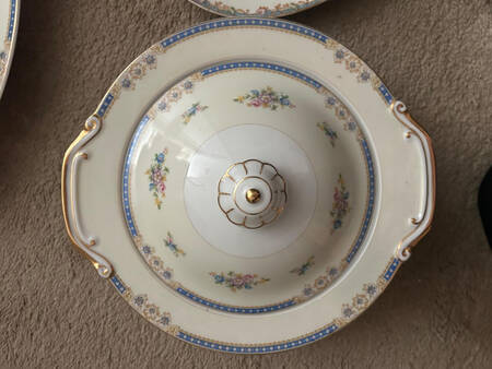 Langley Round Covered Vegetable