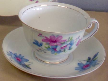 NAT13 Footed Cup & Saucer Set