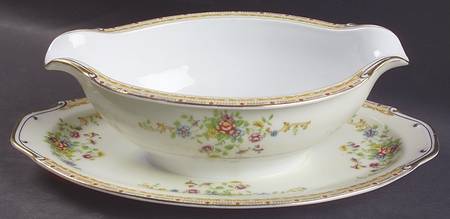 Patricia Gravy Boat with Attached Underplate