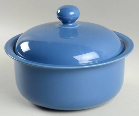 Solid Color Sky Blue 2 Qt Round Covered Casserole