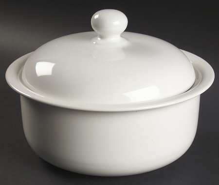 Solid Color White 2 Qt Round Covered Casserole