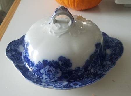 Cambridge (Flow Blue) Round Covered Butter