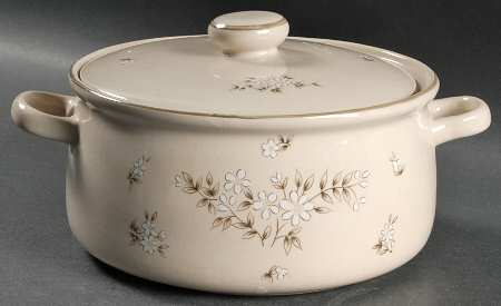 Candlelight 2 Qt Round Covered Casserole