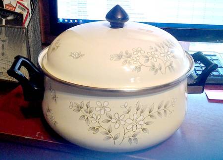 Candlelight 5 Quart Metal Covered Casserole