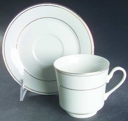 Majesty Footed Cup & Saucer Set