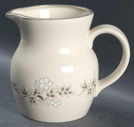 New Port 32 Oz Pitcher