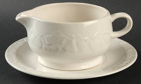 Porto Blanco Gravy Boat & Underplate
