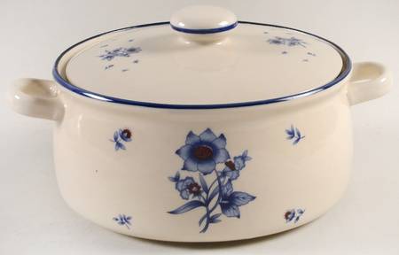 Versailles (Dark Blue Flowers) 2.25 Qt Round Covered Casserole