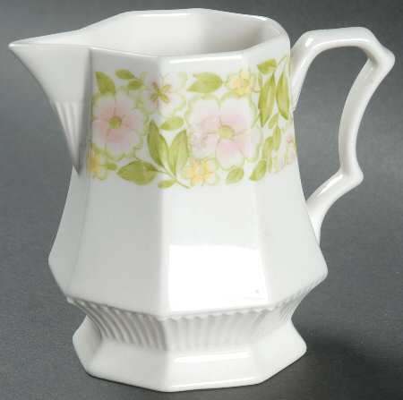 Aurora Creamer