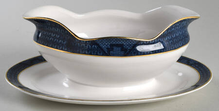 Blue Willow Gravy Boat with Attached Underplate