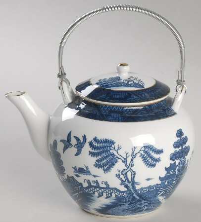 Blue Willow Mini Teapot & Lid