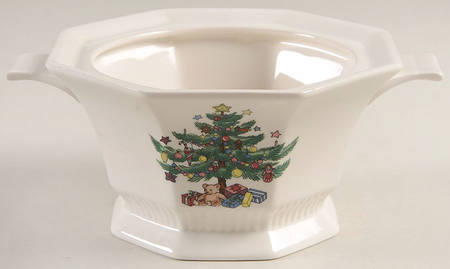 Christmastime Sauce Boat No Lid No Underplate(Bread&Butter)
