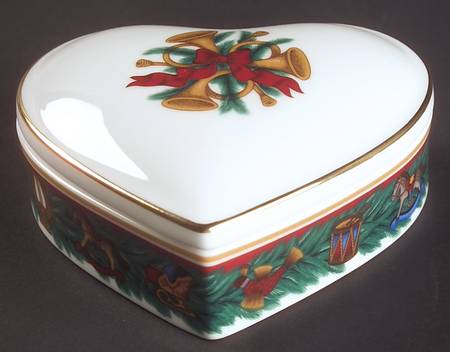 Christmas Tradition Heart Shape Box & Lid