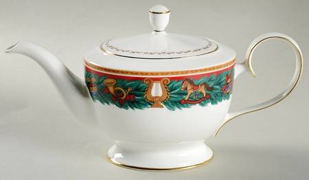 Christmas Tradition Teapot & Lid