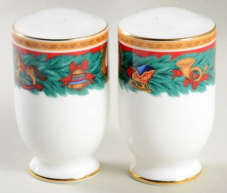 Christmas Tradition Salt & Pepper Set