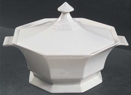 Classic White 2 Qt Round Covered Casserole by Nikko