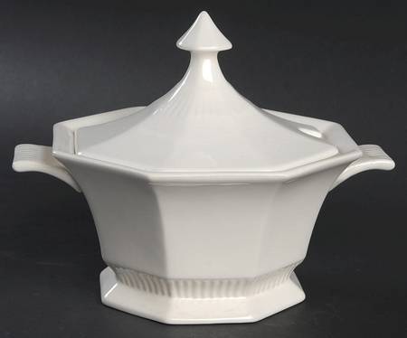 Classic White Sauce Boat & Lid by Nikko