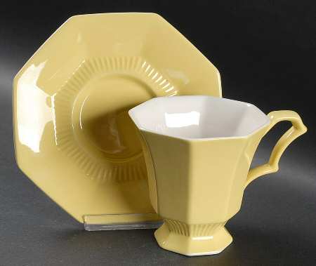 Daffodil Footed Cup & Saucer Set