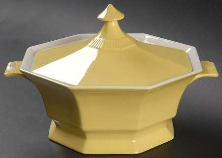Daffodil 2 Qt Round Covered Casserole