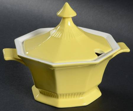 Daffodil Sauce Boat & Lid