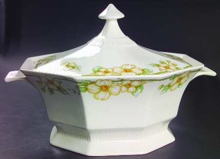 Dogwood 2 Qt Round Covered Casserole