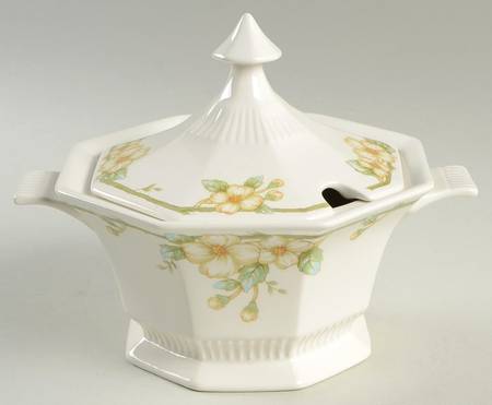 Dogwood Sauce Boat & Lid