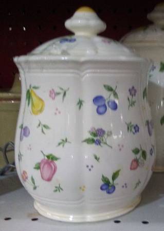 Dorchester Medium Canister & Lid