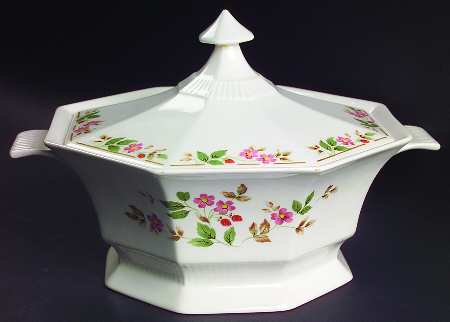 Evergreen 2 Qt Round Covered Casserole