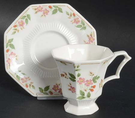 Evergreen Footed Cup & Saucer Set