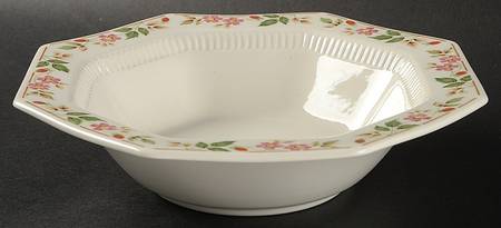 Evergreen 9" Round Vegetable Bowl