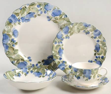 Flirtatious 5 Piece Place Setting