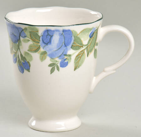 Flirtatious Footed Mug