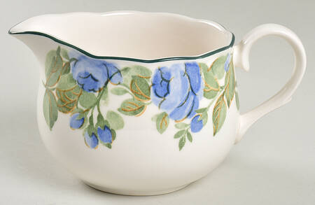 Flirtatious Gravy Boat