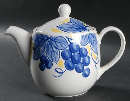 Fresh Grapes Teapot & Lid