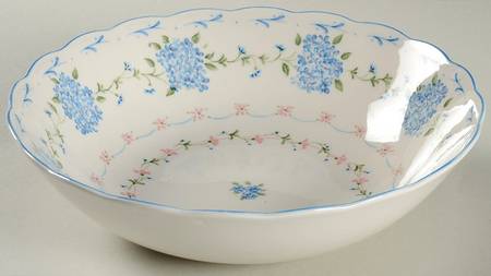 French Twist 9" Round Vegetable Bowl