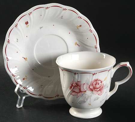 Full Bloom Footed Cup & Saucer Set