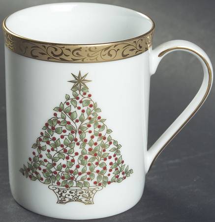 Gold Filigree Accent Mug