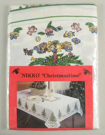 Happy Holidays 60'' X 86'' Oval Tablecloth by Nikko