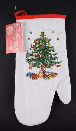 Christmastime Cloth Oven Mitt