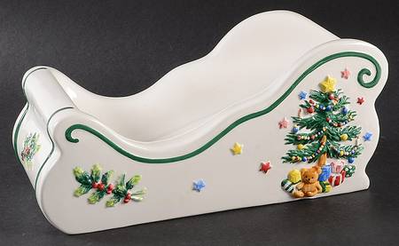 Happy Holidays Sleigh Centerpiece